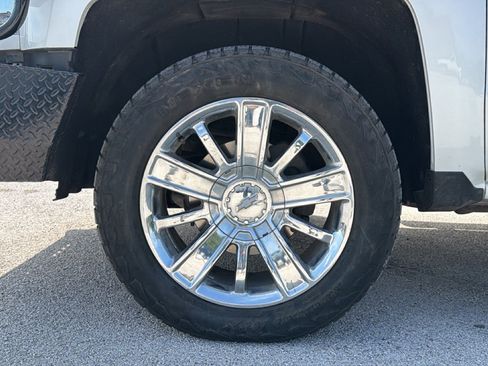 Used 2018 Chevrolet Silverado 1500 High Country AWD/4WD image 7