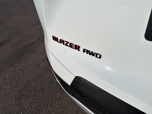 Used 2023 Chevrolet Blazer LT w/ Driver Confidence Package image 9