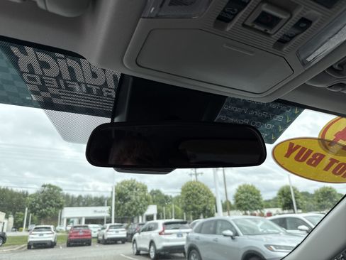 Used 2024 Toyota RAV4 XLE Premium FWD image 27
