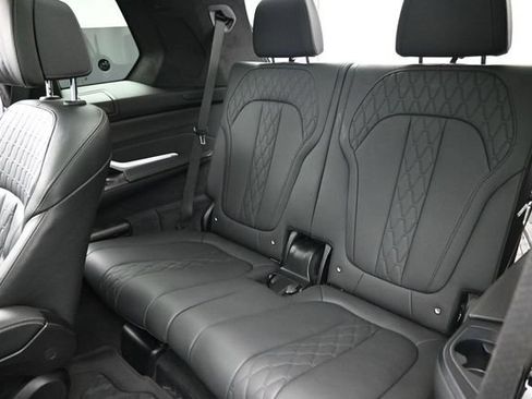 Used 2025 BMW X7 M60i AWD/4WD image 22