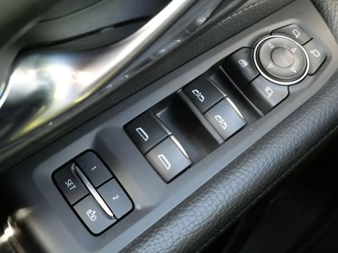 Used 2023 GMC Yukon Denali AWD/4WD image 19