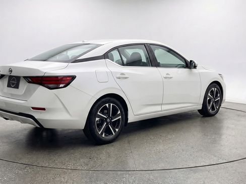 Used 2025 Nissan Sentra SV image 9