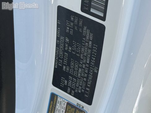 Used 2024 Kia Carnival LX image 33