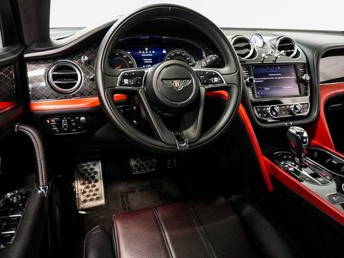 Used 2020 Bentley Bentayga V8 image 15
