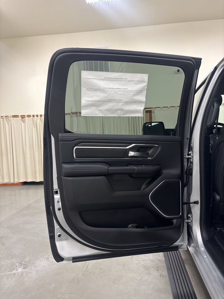 New 2026 RAM 1500 Laramie w/ Laramie Preferred Package AWD/4WD image 15