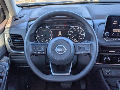 Used 2023 Nissan Rogue S image 14