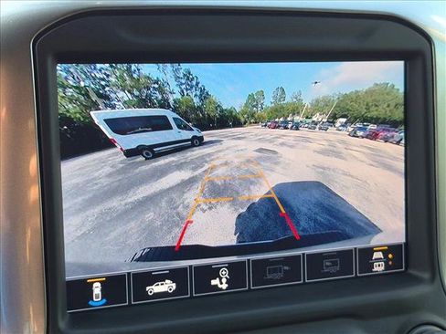 Used 2021 Chevrolet Silverado 2500 LTZ w/ LTZ Convenience Package AWD/4WD image 13