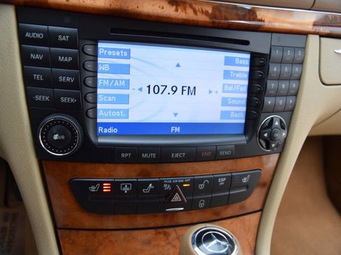 Used 2008 Mercedes-Benz E 350 4MATIC Sedan image 60