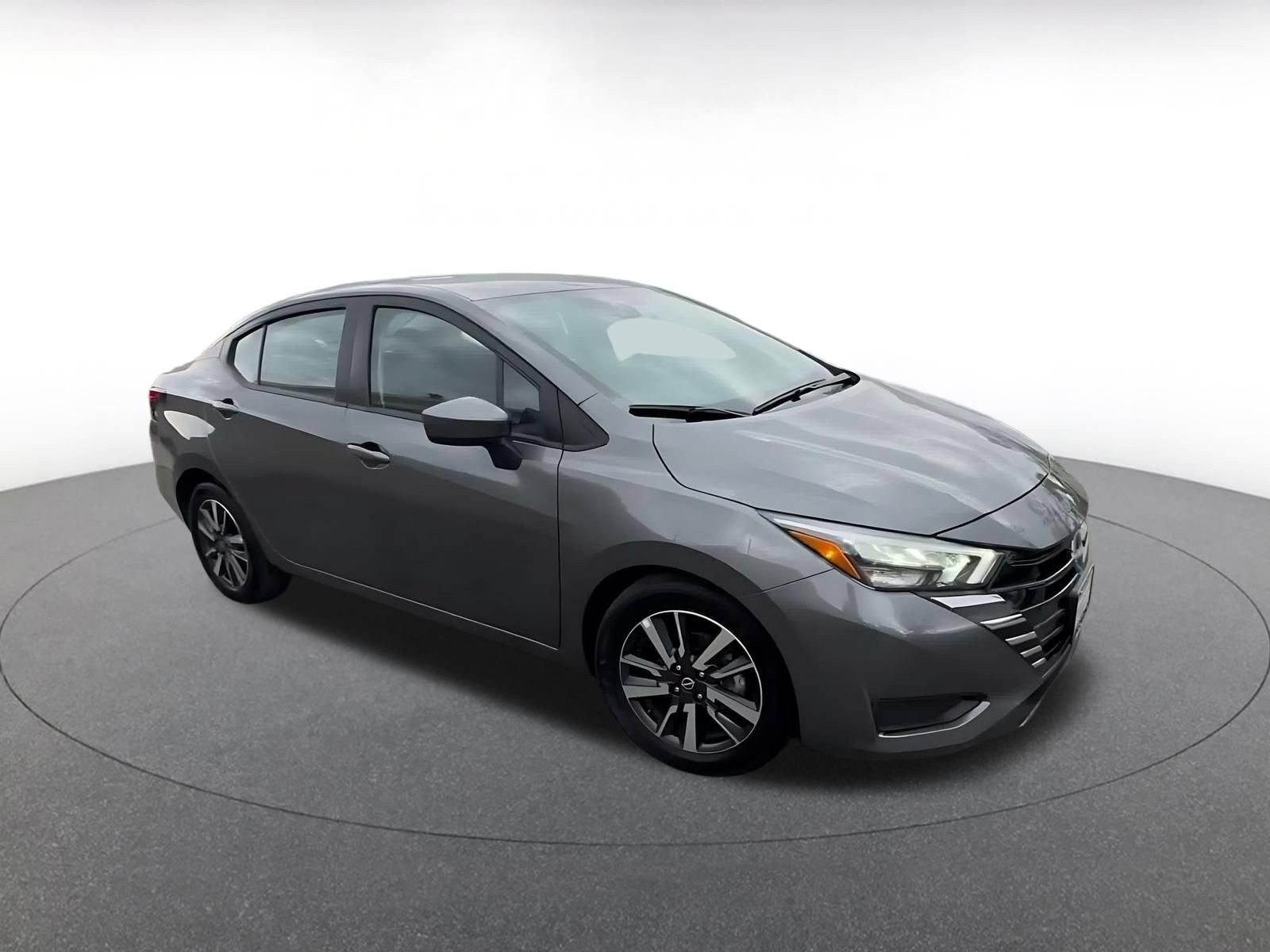 Used 2025 Nissan Versa SV FWD image 2