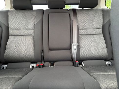 Used 2025 Nissan Rogue SV FWD image 40