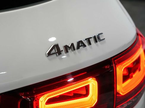 Used 2022 Mercedes-Benz GLB 250 4MATIC image 12