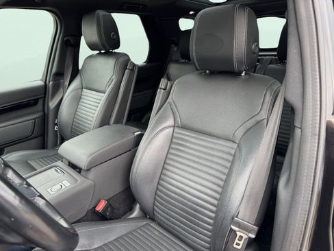 Used 2023 Land Rover Discovery S R-Dynamic image 19