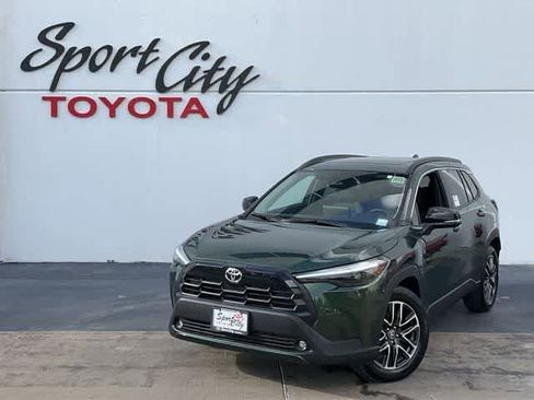 Certified 2026 Toyota Corolla Cross XLE w/ Convenience Package FWD image 9
