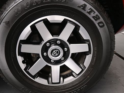 Used 2024 Toyota 4Runner TRD Off-Road Premium AWD/4WD image 15