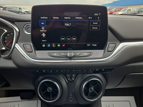 Used 2025 Chevrolet Blazer LT w/ Convenience Package FWD image 31