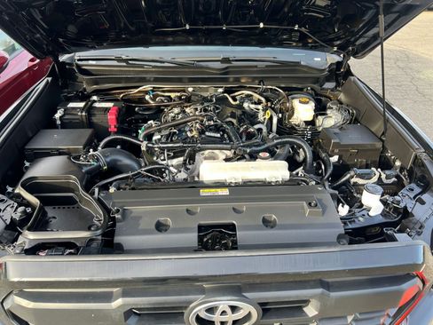 Used 2025 Toyota Tacoma TRD Off-Road image 30