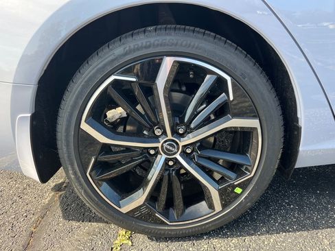 New 2025 Nissan Altima 2.5 SR w/ SR Premium Package image 12