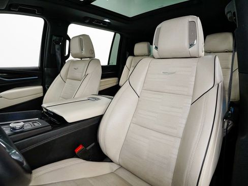 Used 2023 Cadillac Escalade ESV Sport w/ LPO, ONYX Package image 14