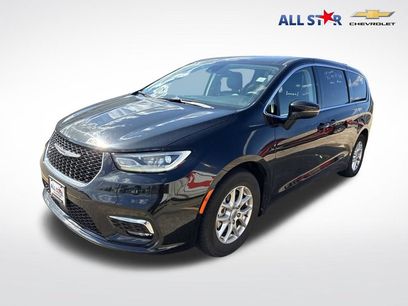 Used 2023 Chrysler Pacifica Touring-L