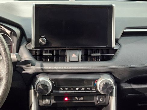 Certified 2025 Toyota RAV4 LE AWD/4WD image 16