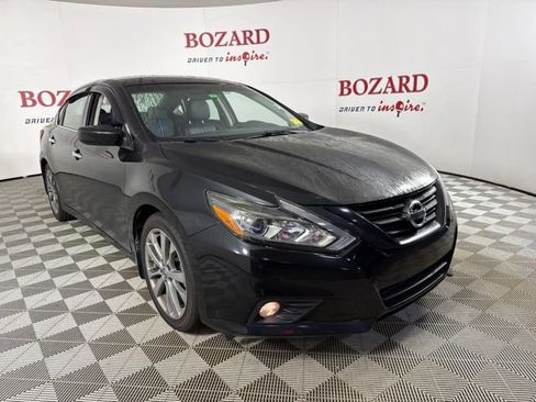 Used 2018 Nissan Altima 2.5 SR w/ SR Midnight Edition FWD image 1