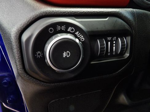 Used 2020 Jeep Wrangler Rubicon w/ Cold Weather Group AWD/4WD image 22