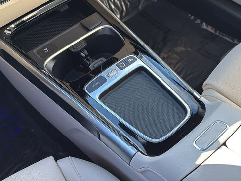 Certified 2025 Mercedes-Benz GLB 250 4MATIC image 32