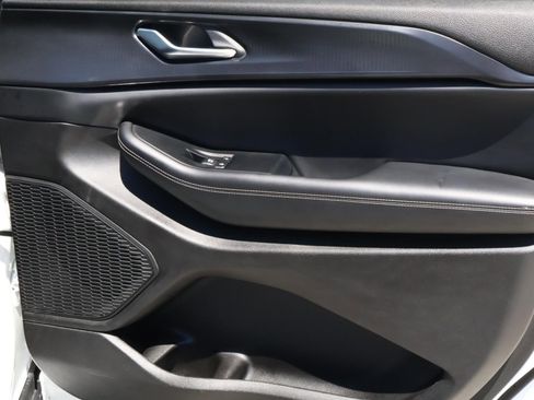 Used 2023 Jeep Grand Cherokee L Altitude image 18