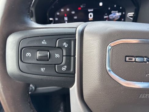 Used 2022 GMC Yukon XL Denali AWD/4WD image 18