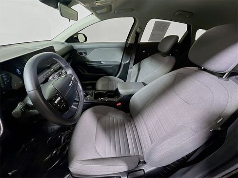 Used 2025 Kia K4 EX image 19