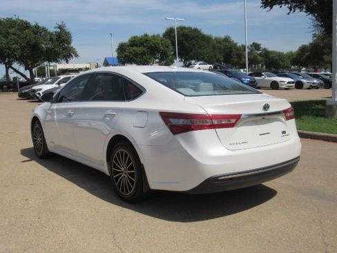 Used 2018 Toyota Avalon Limited image 9