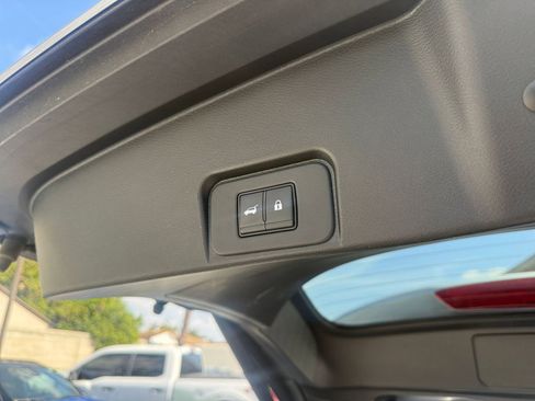 Used 2025 Nissan Rogue SV image 21