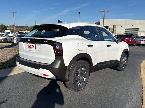 New 2026 Nissan Kicks S image 5