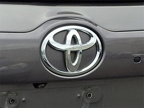 Used 2014 Toyota Highlander XLE image 31