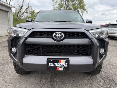 Used 2019 Toyota 4Runner SR5 AWD/4WD image 2