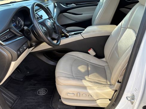 Used 2020 Buick Enclave Premium w/ Sun and Sites Package image 34