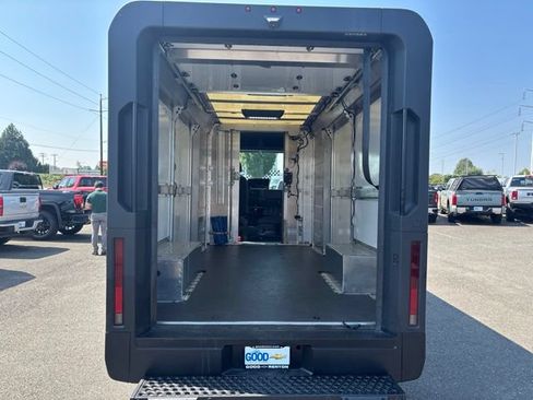Used 2023 Chevrolet Brightdrop 600 w/ Active Safety Package 2 AWD/4WD image 25