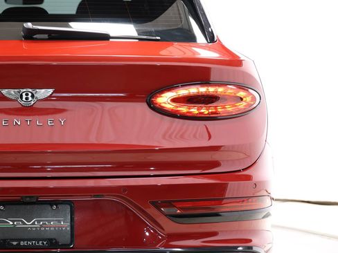 Used 2022 Bentley Bentayga AWD/4WD image 77