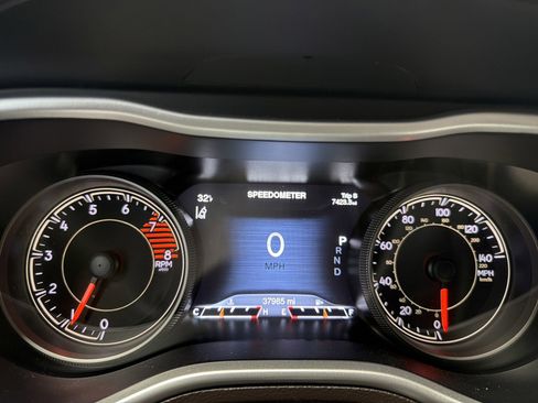 Used 2018 Jeep Cherokee Overland w/ Technology Group image 12