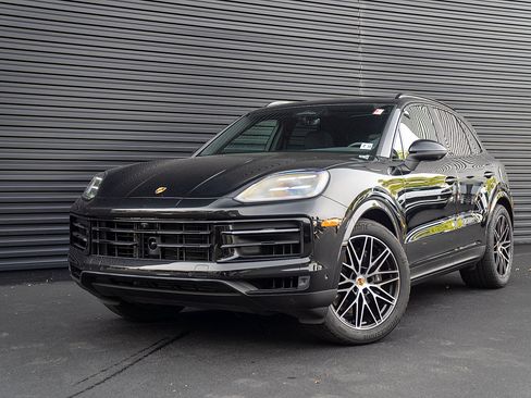 Used 2026 Porsche Cayenne AWD/4WD image 1