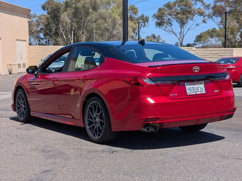 Used 2025 Toyota Camry XSE FWD image 12