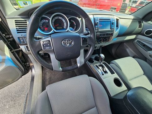 Used 2013 Toyota Tacoma 4x4 Double Cab w/ TRD Off-Road Pkg image 11
