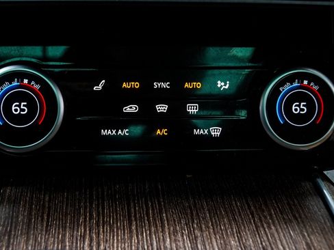 Used 2023 Land Rover Range Rover SE image 20