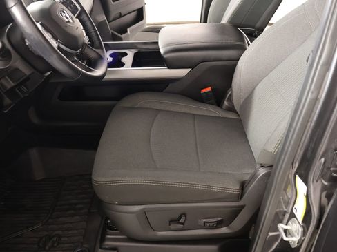 Used 2024 RAM 2500 Big Horn w/ Night Edition image 11