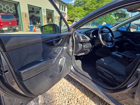 Used 2019 Subaru Impreza 2.0i Premium AWD/4WD image 14