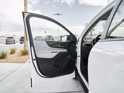 Used 2024 Chevrolet Equinox LS image 16