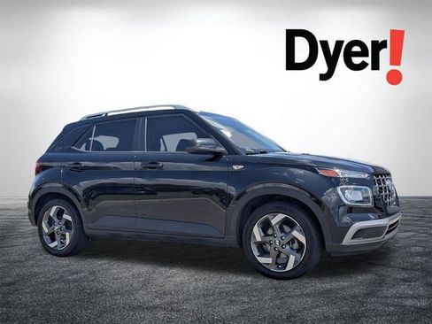 Used 2023 Hyundai Venue SEL FWD image 1