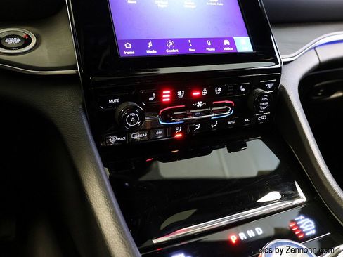 Used 2022 Jeep Grand Cherokee Overland w/ Adv Protech Group III image 25