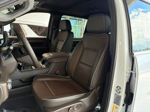 Used 2026 GMC Sierra 3500 Denali w/ Denali Reserve Package AWD/4WD image 16