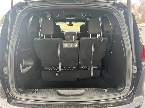 Used 2019 Chrysler Pacifica Touring Plus w/ S Appearance Package image 14